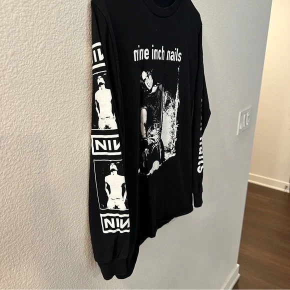 🖤 BLACK FRIDAY SALE TODAY ONLY! 🖤 Nine Inch Nails Size Small Long Sleeve Shirt - Picture 2 of 4